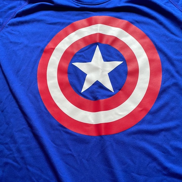 Captain America Under Armour - Picture 2 of 5